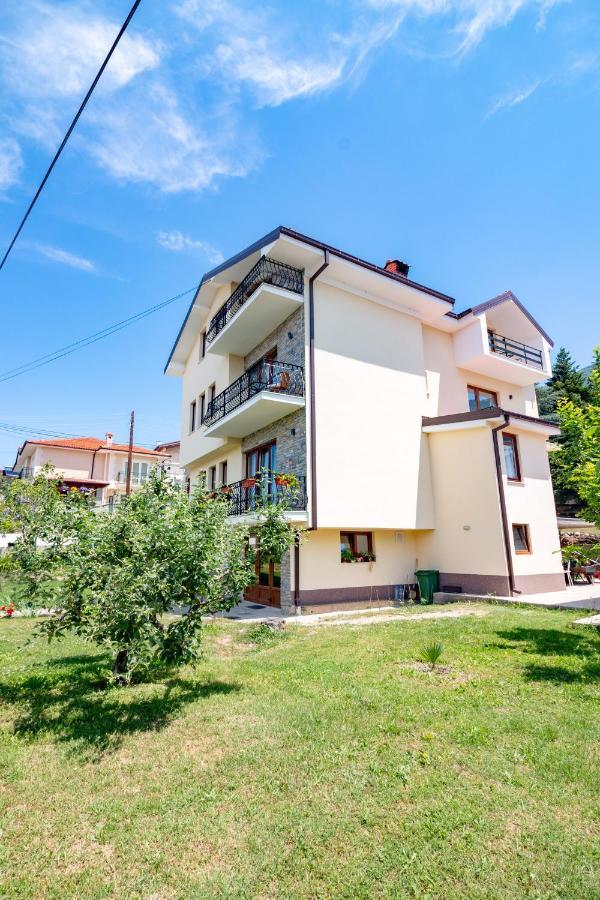 Et Larum Peštani Екстериор снимка